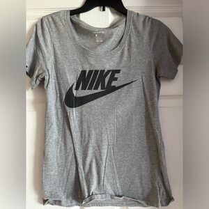 Women’s Nike shirt